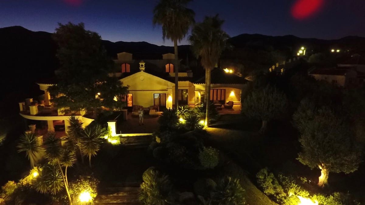 6 chambre Villa/Maison à vendre à Benahavis avec piscine garage - 3 450 000 € (Ref: 9507450)