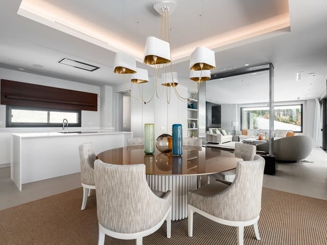 5 sovrum Villa till salu i Nueva Andalucia, Marbella med pool garage - 3 500 000 € (Ref: 9507452)