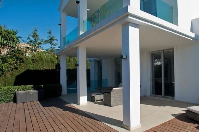 4 soverom Villa til salgs i Marbella med svømmebasseng garasje - € 1 995 000 (Ref: 9507470)