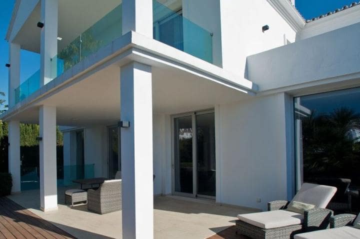 4 soverom Villa til salgs i Marbella med svømmebasseng garasje - € 1 995 000 (Ref: 9507470)