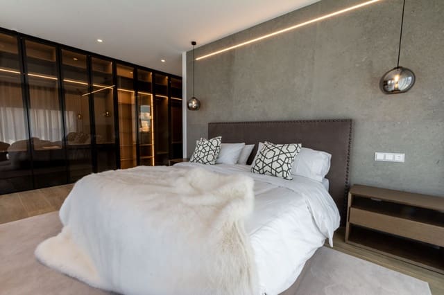 4 sovrum Villa till salu i Marbella med pool garage - 2 600 000 € (Ref: 9507483)