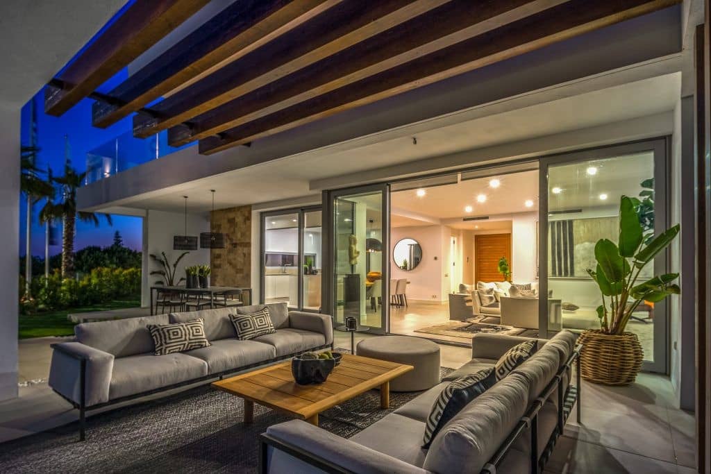 4 soveværelse Villa til salg i Marbella med swimmingpool garage - € 2.150.000 (Ref: 9507497)