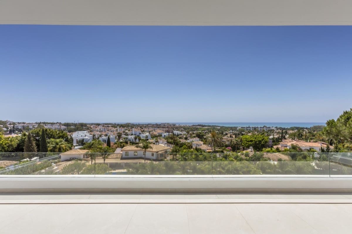 4 slaapkamer Villa te koop in El Paraiso met zwembad garage - € 3.650.000 (Ref: 9507504)