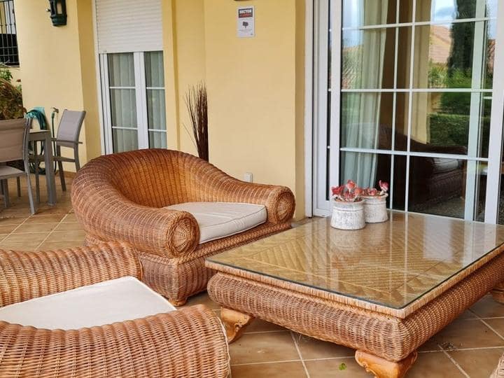 2 sovrum Lägenhet till salu i Nueva Andalucia med pool garage - 385 000 € (Ref: 9507512)