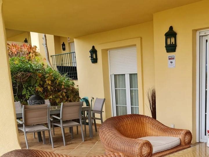 2 sovrum Lägenhet till salu i Nueva Andalucia med pool garage - 385 000 € (Ref: 9507512)