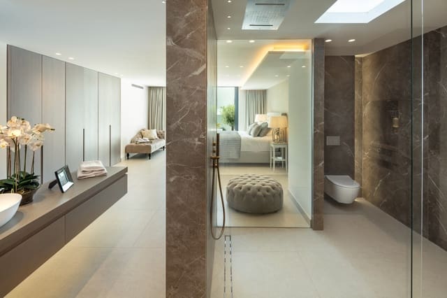 5 bedroom Villa for sale in Marbella with pool garage - € 3,950,000 (Ref: 9507535)