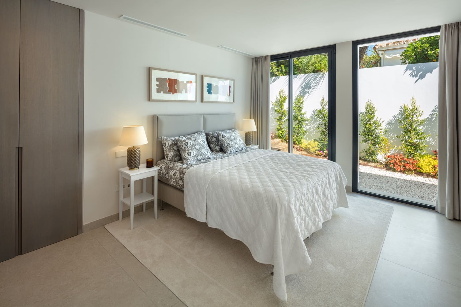 5 bedroom Villa for sale in Marbella with pool garage - € 3,950,000 (Ref: 9507535)