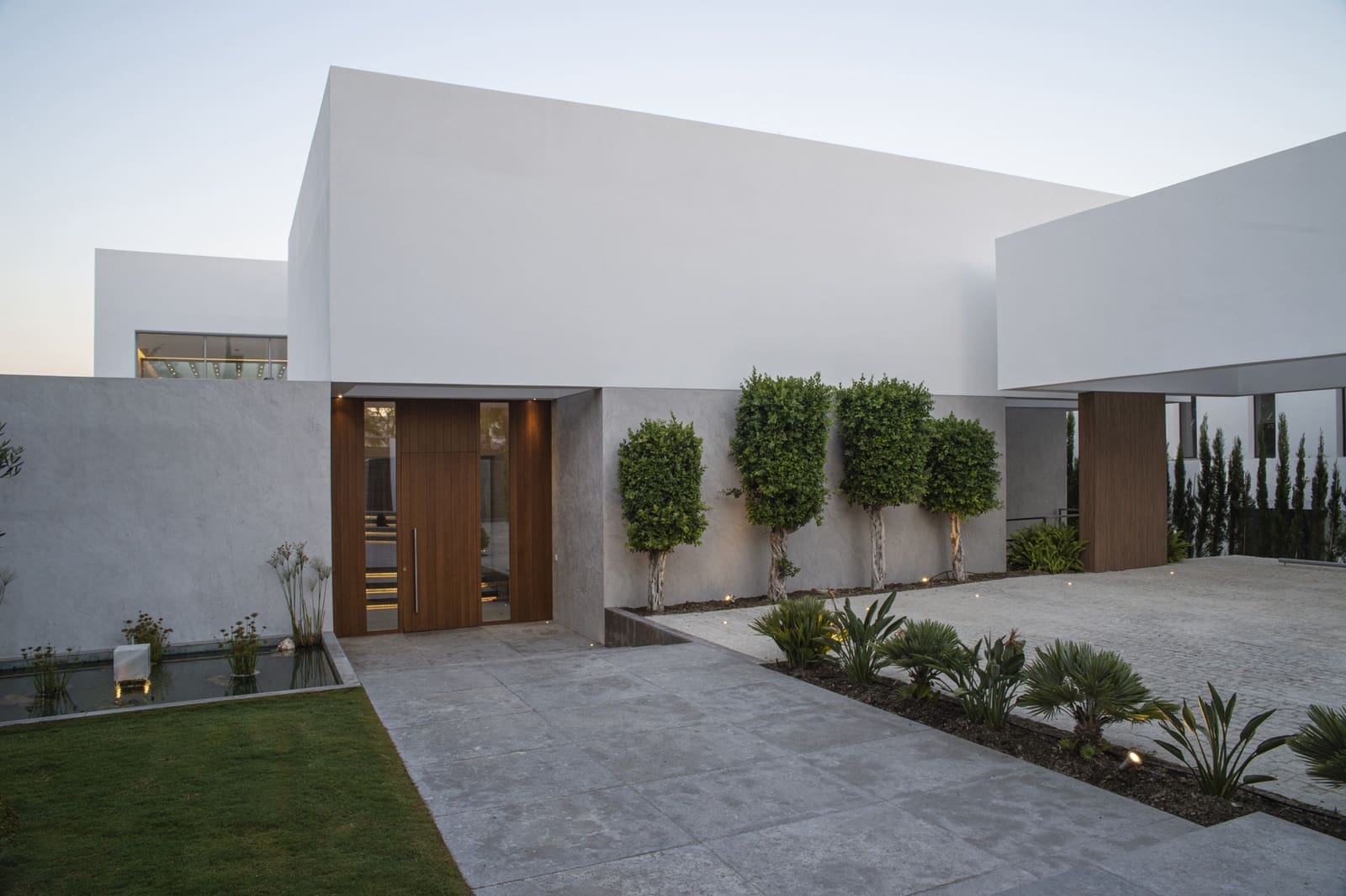 5 bedroom Villa for sale in Marbella with pool garage - € 3,200,000 (Ref: 9507540)