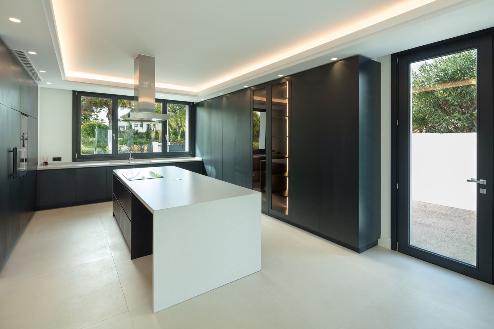 5 quarto Moradia para venda em Marbella com piscina garagem - 3 900 000 € (Ref: 9507546)