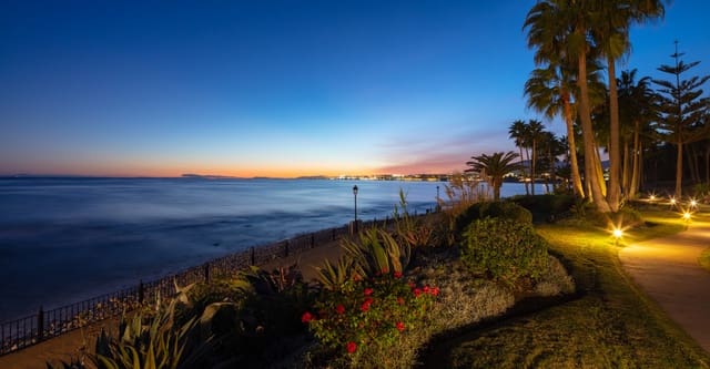 Apartamento de 3 habitaciones en Marbella en venta con piscina garaje - 3.950.000 € (Ref: 9507547)