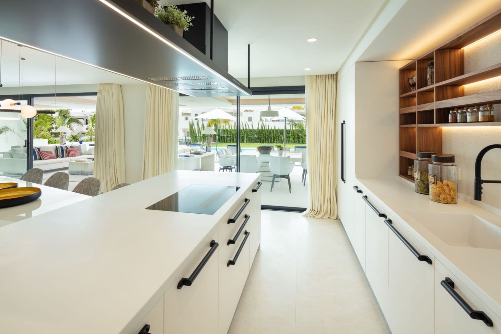 4 soverom Villa til salgs i Marbella med svømmebasseng garasje - € 4 695 000 (Ref: 9507551)