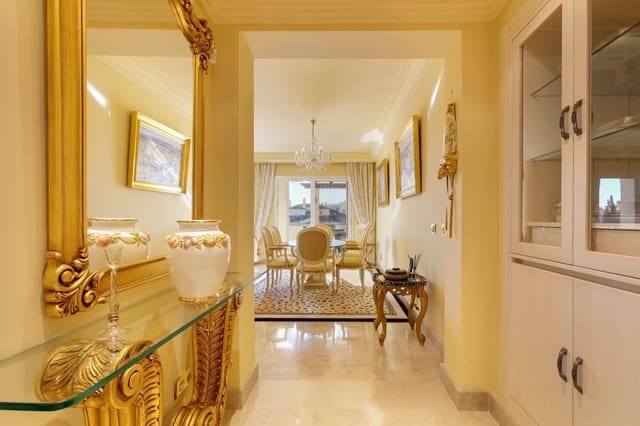 3 bedroom Penthouse for sale in Marbella with pool garage - € 1,750,000 (Ref: 9507554)