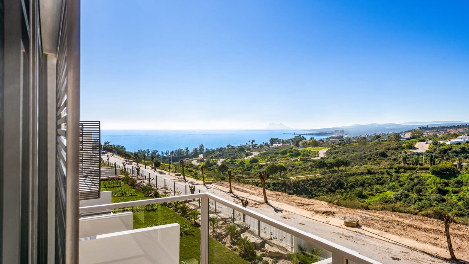 3 soveværelse Villa til salg i Estepona med swimmingpool garage - € 268.000 (Ref: 9507559)
