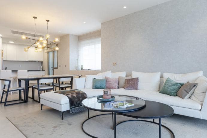 2 bedroom Apartment for sale in Estepona with pool garage - € 285,000 (Ref: 9507563)