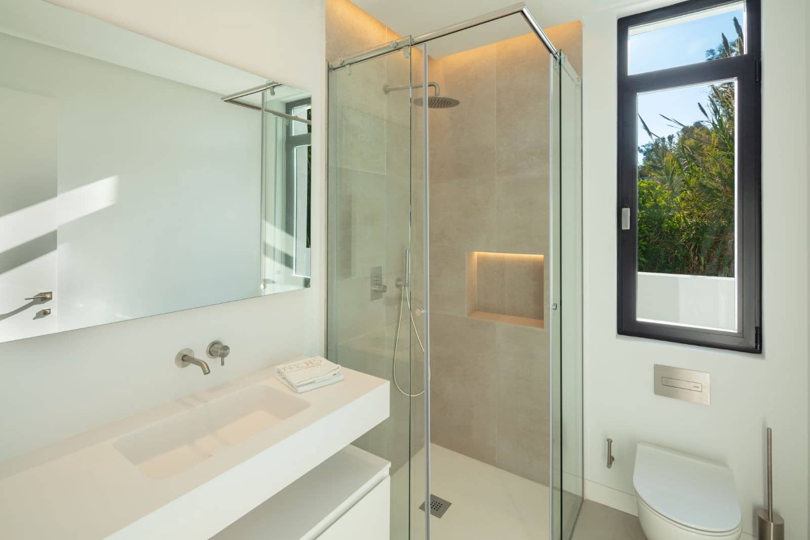 5 bedroom Villa for sale in Marbella with pool garage - € 4,195,000 (Ref: 9507570)