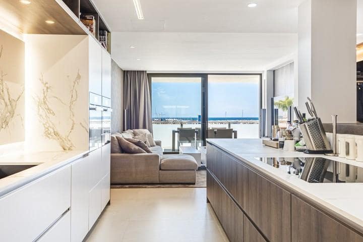 2 sovrum Takvåning till salu i Puerto Banus - 1 495 000 € (Ref: 9507572)