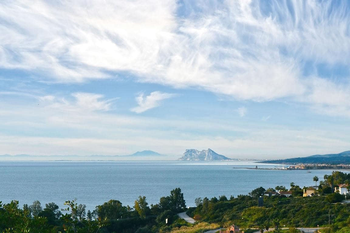 Chalet de 4 habitaciones en Manilva en venta con piscina garaje - 400.000 € (Ref: 9507580)