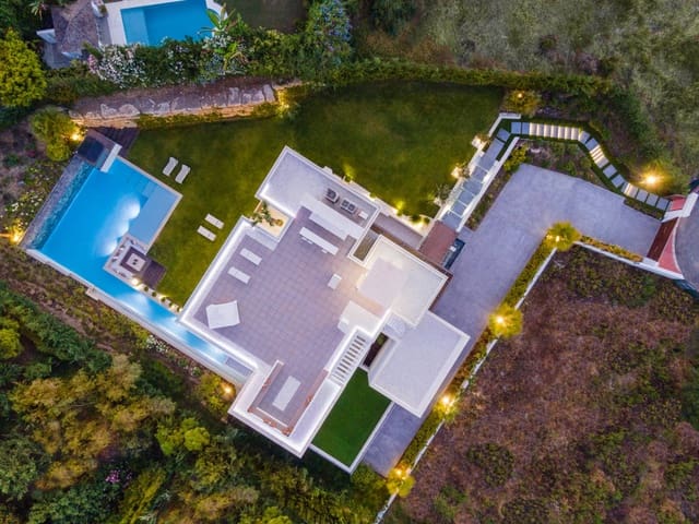 Chalet de 5 habitaciones en Marbella en venta con piscina garaje - 3.995.000 € (Ref: 9507591)