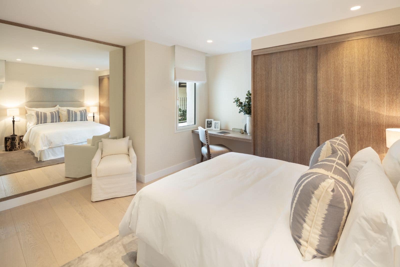 4 bedroom Apartment for sale in Golden Mile with pool garage - € 3,750,000 (Ref: 9507592)