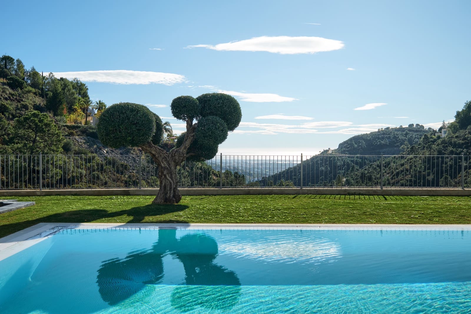 5 bedroom Villa for sale in Marbella with pool garage - € 7,350,000 (Ref: 9507612)