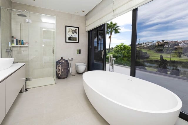 5 bedroom Villa for sale in Mijas Costa, Mijas with pool garage - € 2,690,000 (Ref: 9507614)