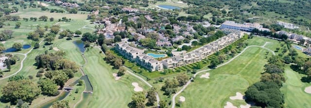 3 soveværelse Villa til salg i Sotogrande, San Roque med swimmingpool garage - € 509.000 (Ref: 9507621)