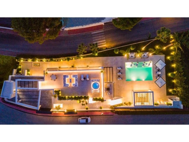 Chalet de 5 habitaciones en Marbella en venta con piscina garaje - 4.995.000 € (Ref: 9507623)