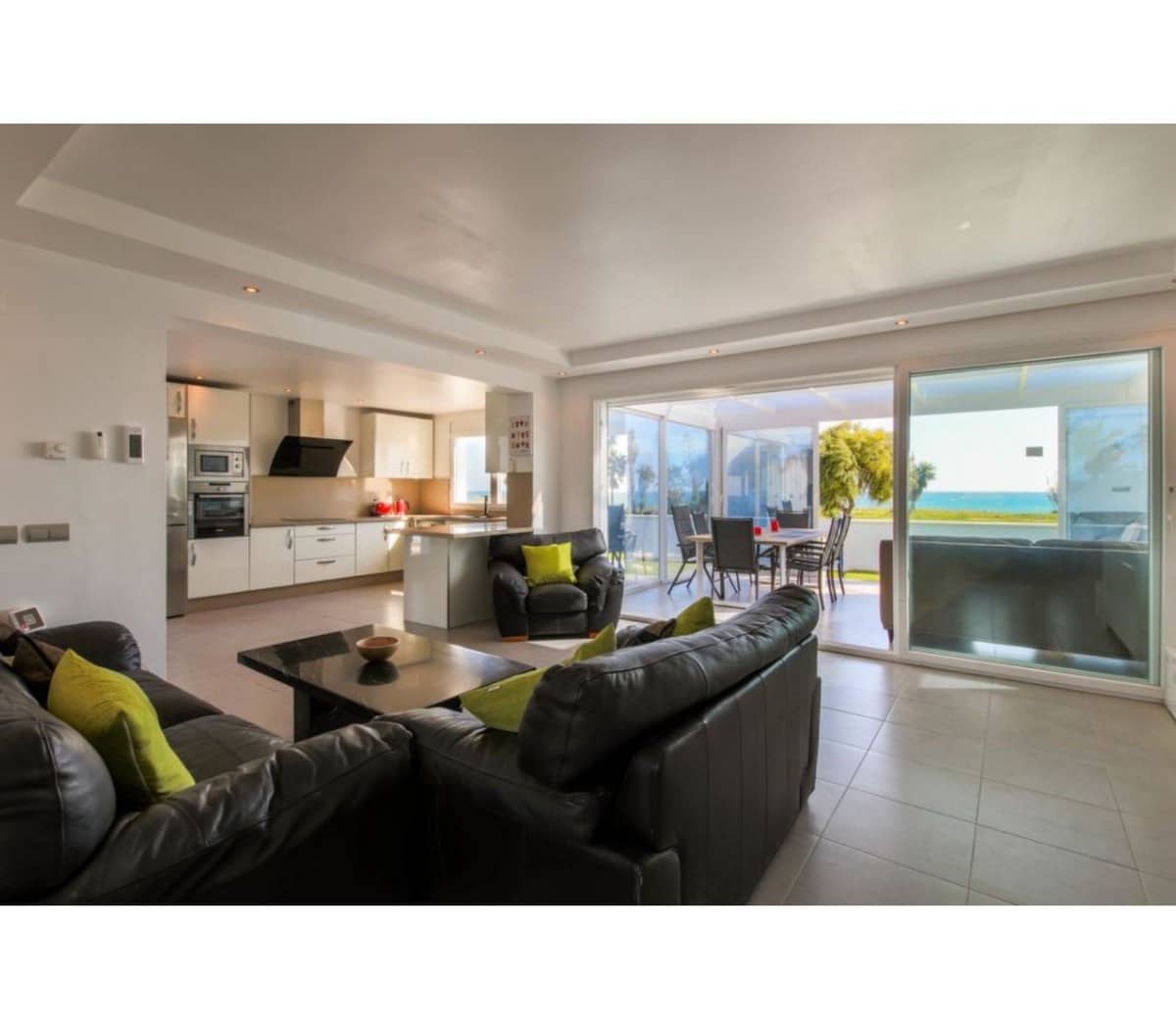 3 slaapkamer Villa te koop in Costalita met zwembad garage - € 1.600.000 (Ref: 9507625)