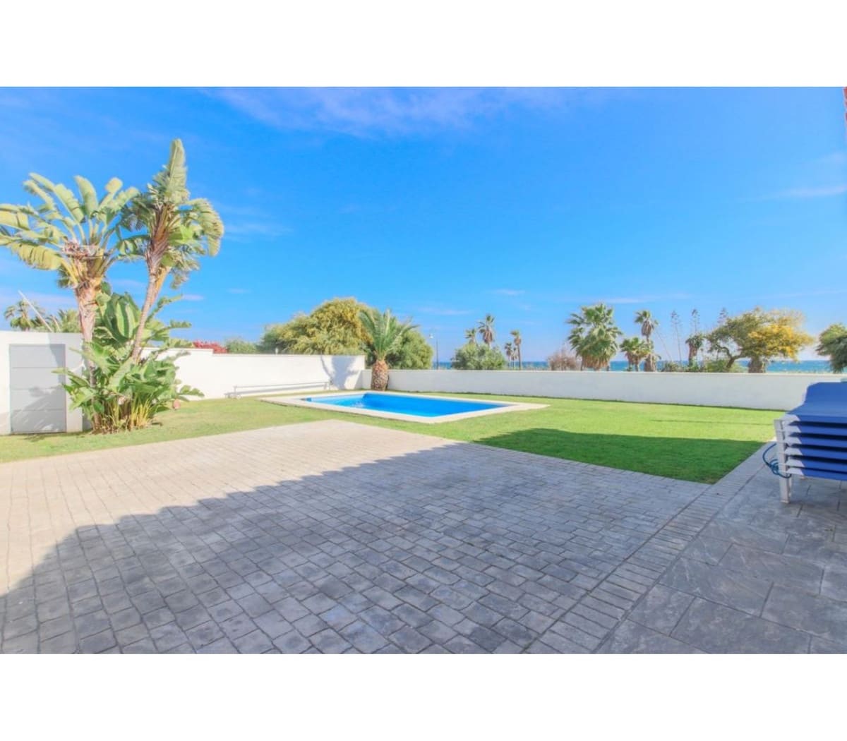 3 slaapkamer Villa te koop in Costalita met zwembad garage - € 1.600.000 (Ref: 9507625)