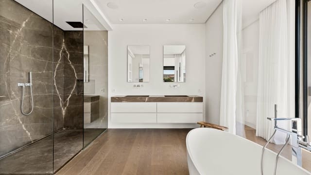 7 sypialnia Willa na sprzedaż w Marbella z basenem garażem - 4 900 000 € (Ref: 9507629)