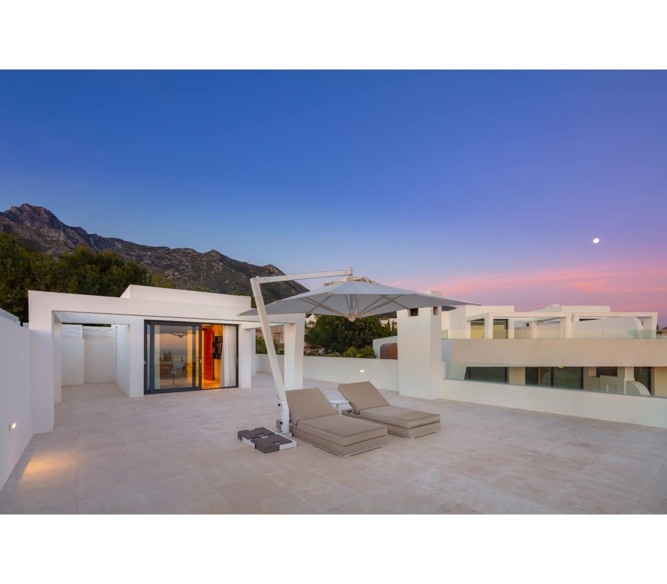 3 bedroom Apartment for sale in Golden Mile with pool garage - € 2,995,000 (Ref: 9507635)