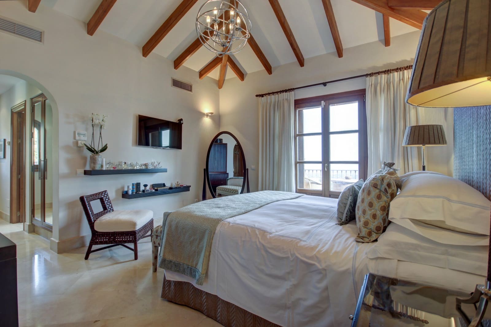 4 soveværelse Villa til salg i Marbella med swimmingpool garage - € 2.595.000 (Ref: 9507646)