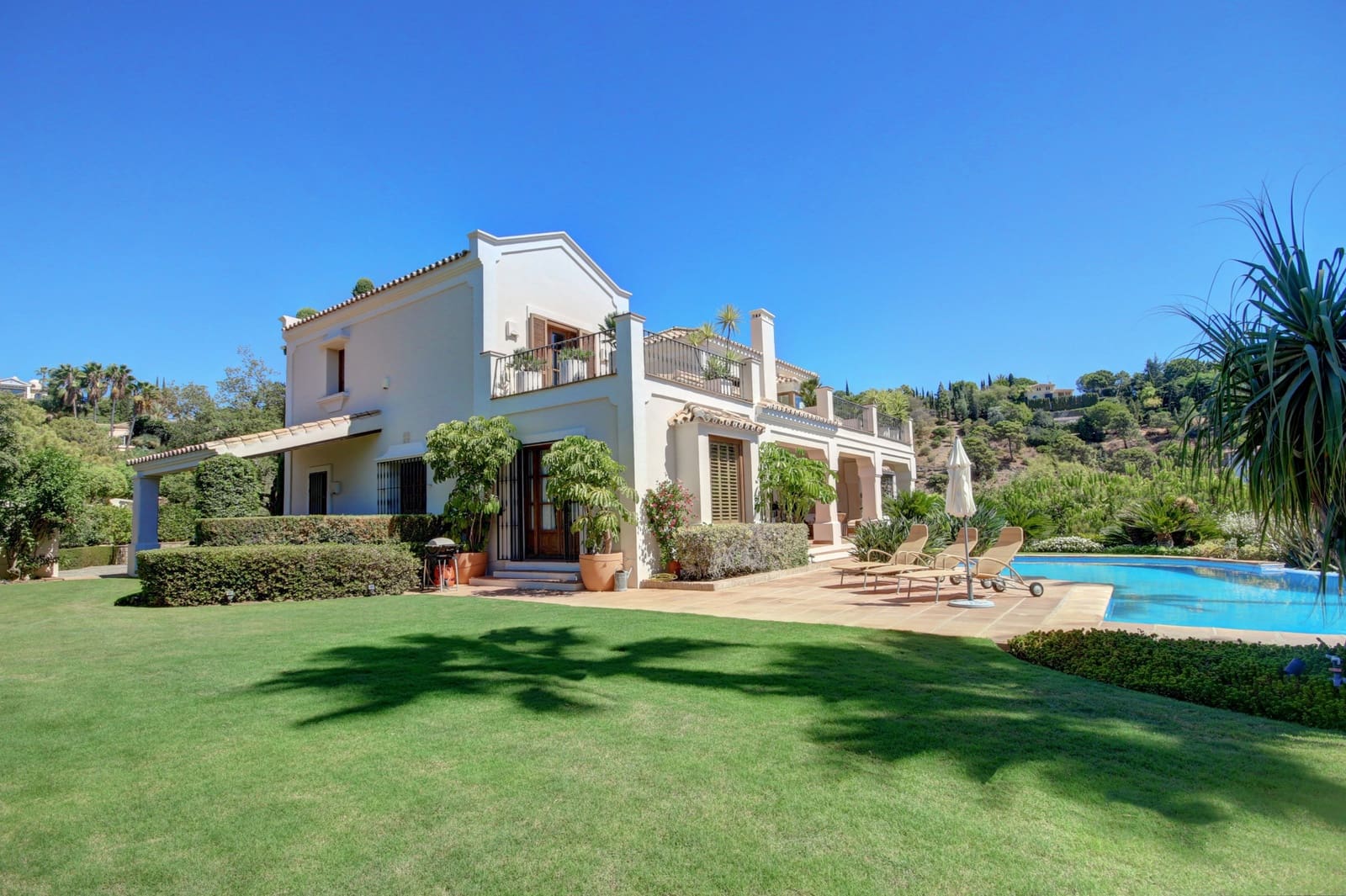 4 soveværelse Villa til salg i Marbella med swimmingpool garage - € 2.595.000 (Ref: 9507646)
