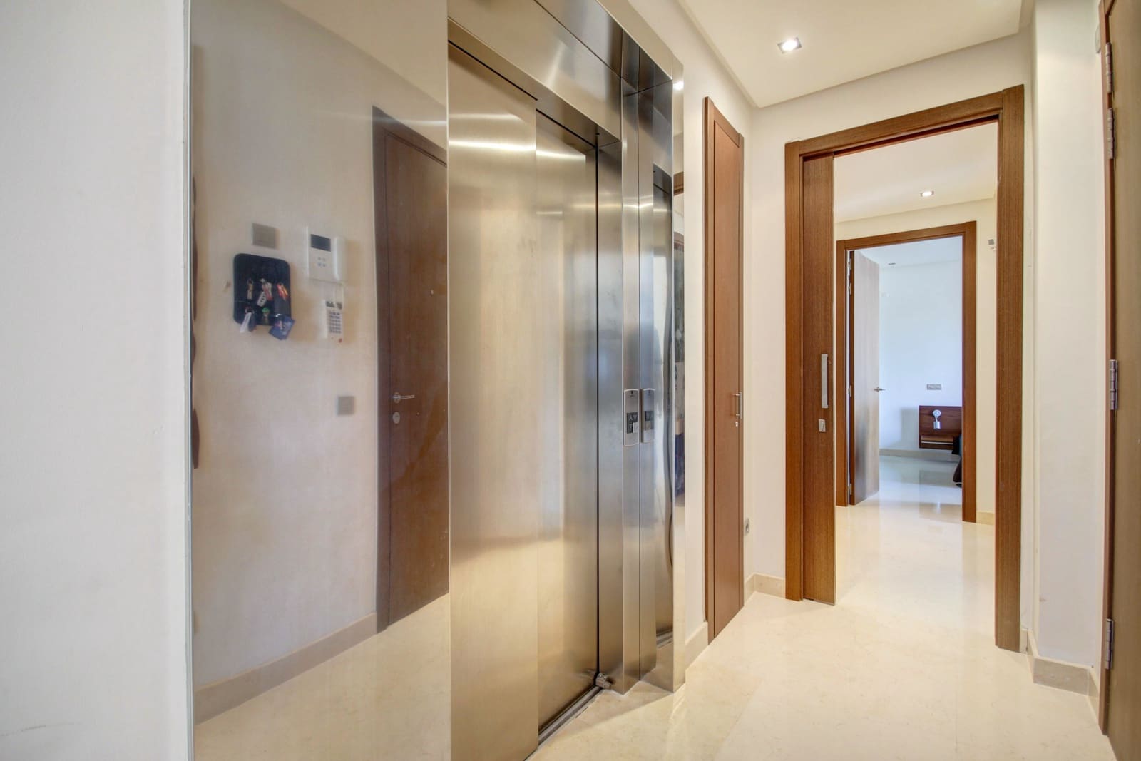 3 bedroom Apartment for sale in Marbella with pool garage - € 1,175,000 (Ref: 9507647)