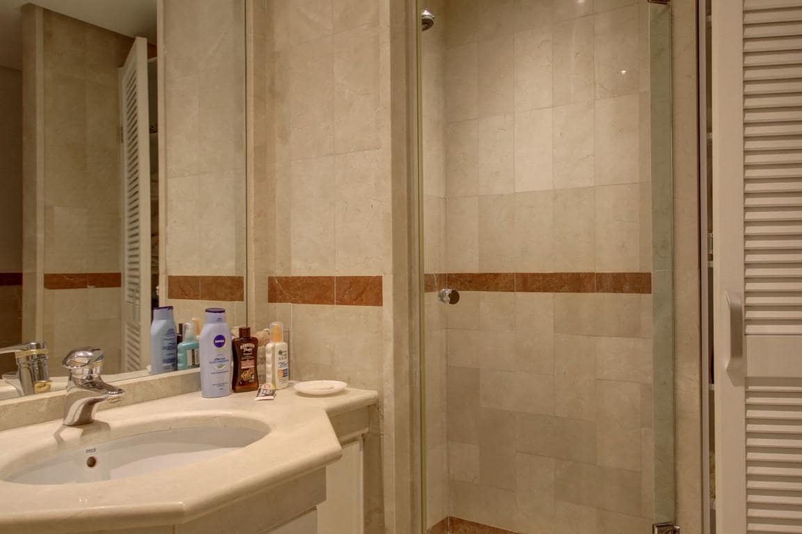 2 sypialnia Apartament na sprzedaż w Marbella z basenem garażem - 780 000 € (Ref: 9507648)