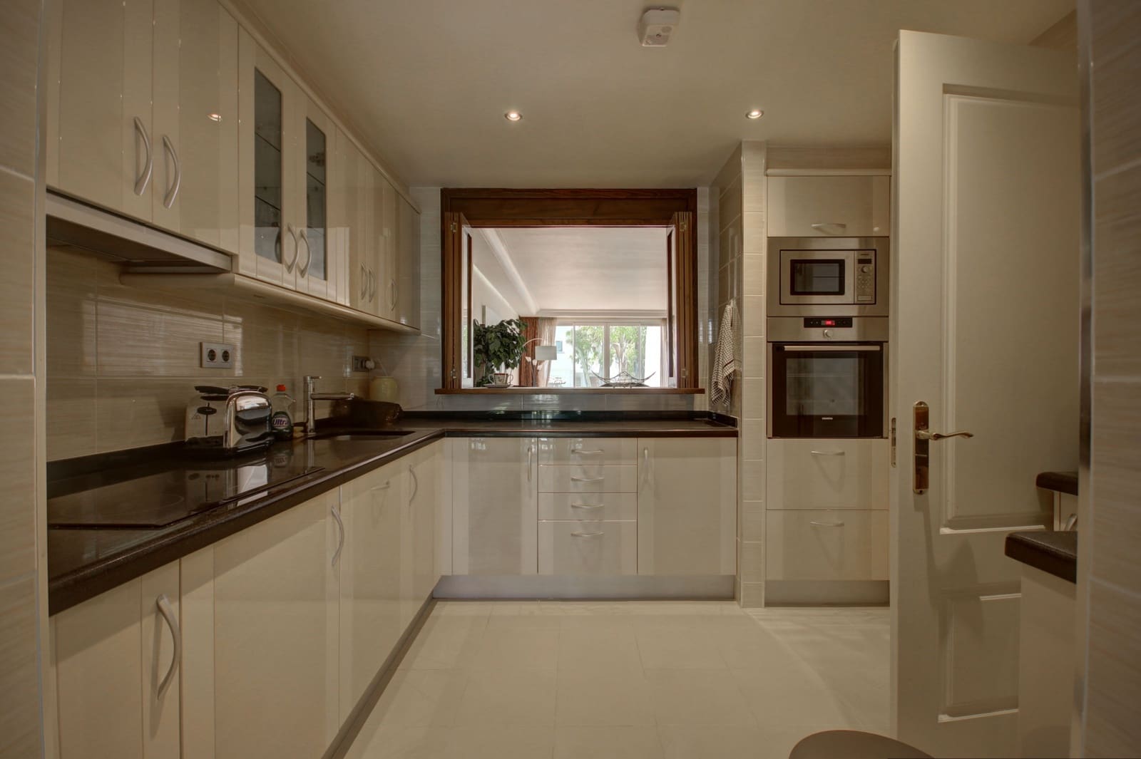 2 sypialnia Apartament na sprzedaż w Marbella z basenem garażem - 780 000 € (Ref: 9507648)