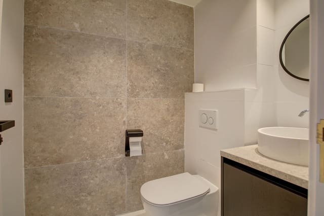 2 slaapkamer Appartement te koop in Estepona met zwembad garage - € 895.000 (Ref: 9507649)