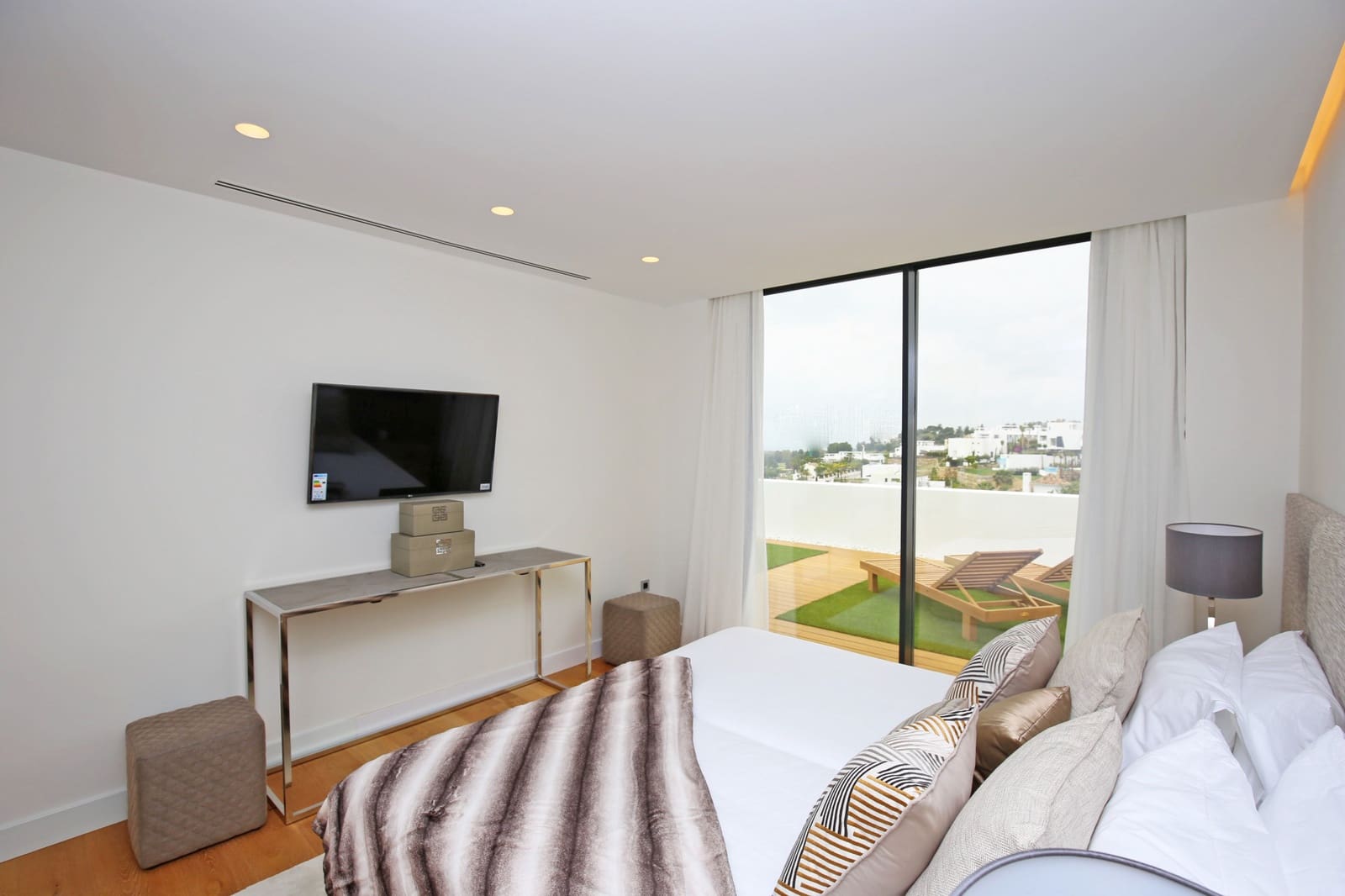 5 soverom Villa til salgs i Marbella med svømmebasseng garasje - € 2 550 000 (Ref: 9507659)