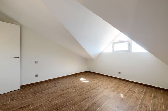 3 Zimmer Apartment zu verkaufen in Estepona mit Pool - 695.000 € (Ref: 9507674)