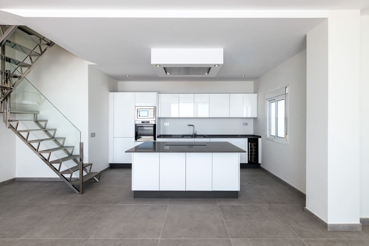 3 Zimmer Apartment zu verkaufen in Estepona mit Pool - 695.000 € (Ref: 9507674)