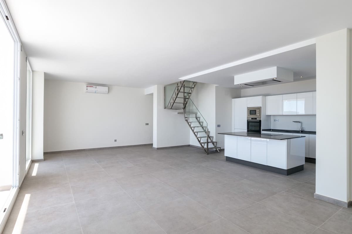 3 Zimmer Apartment zu verkaufen in Estepona mit Pool - 695.000 € (Ref: 9507674)