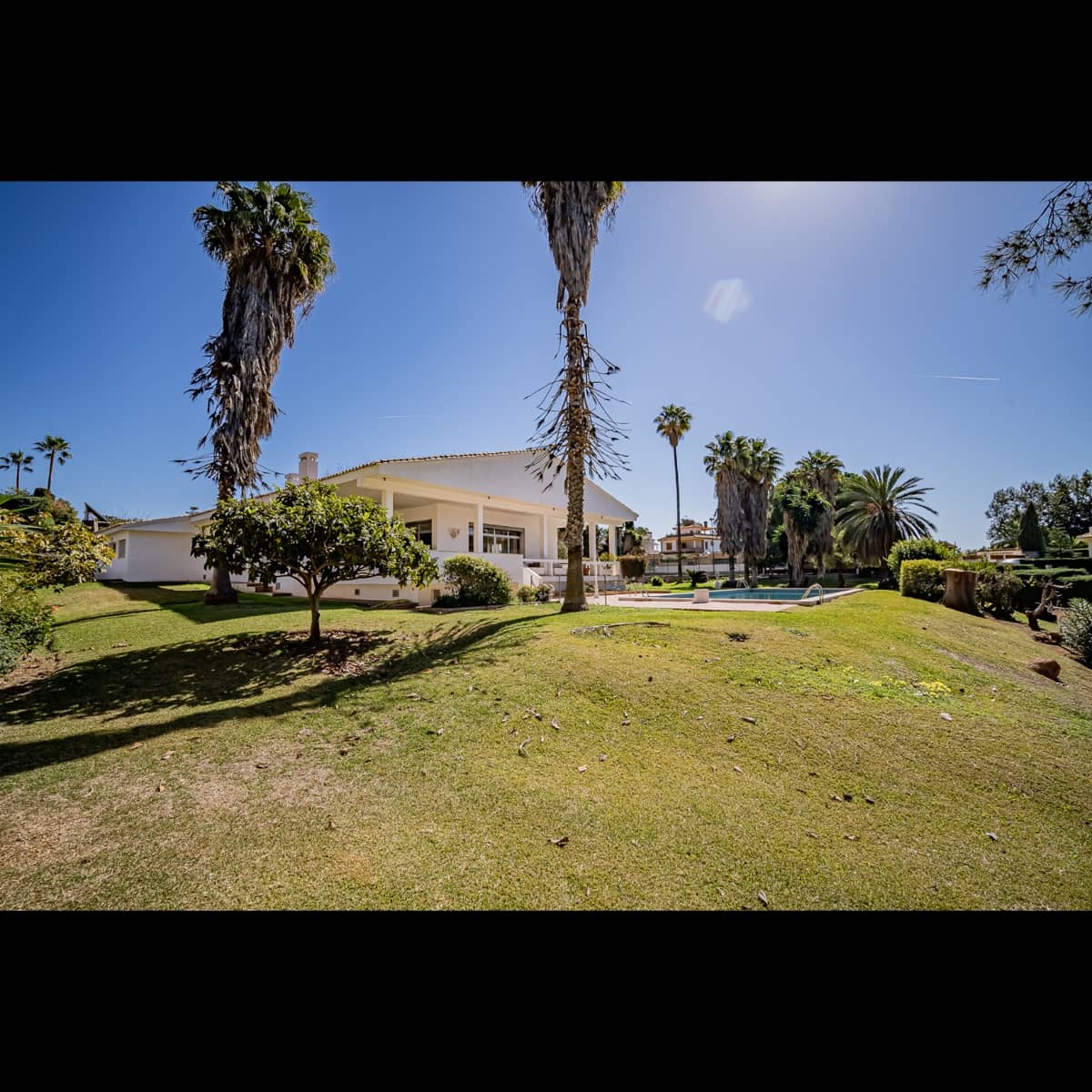 Chalet de 7 habitaciones en Marbella en venta con piscina garaje - 3.000.000 € (Ref: 9507684)