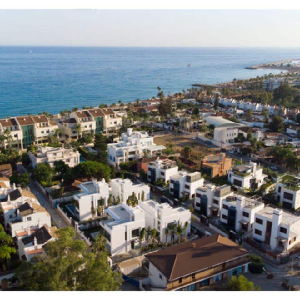 4 bedroom Villa for sale in Golden Mile with pool garage - € 3,250,000 (Ref: 9507690)