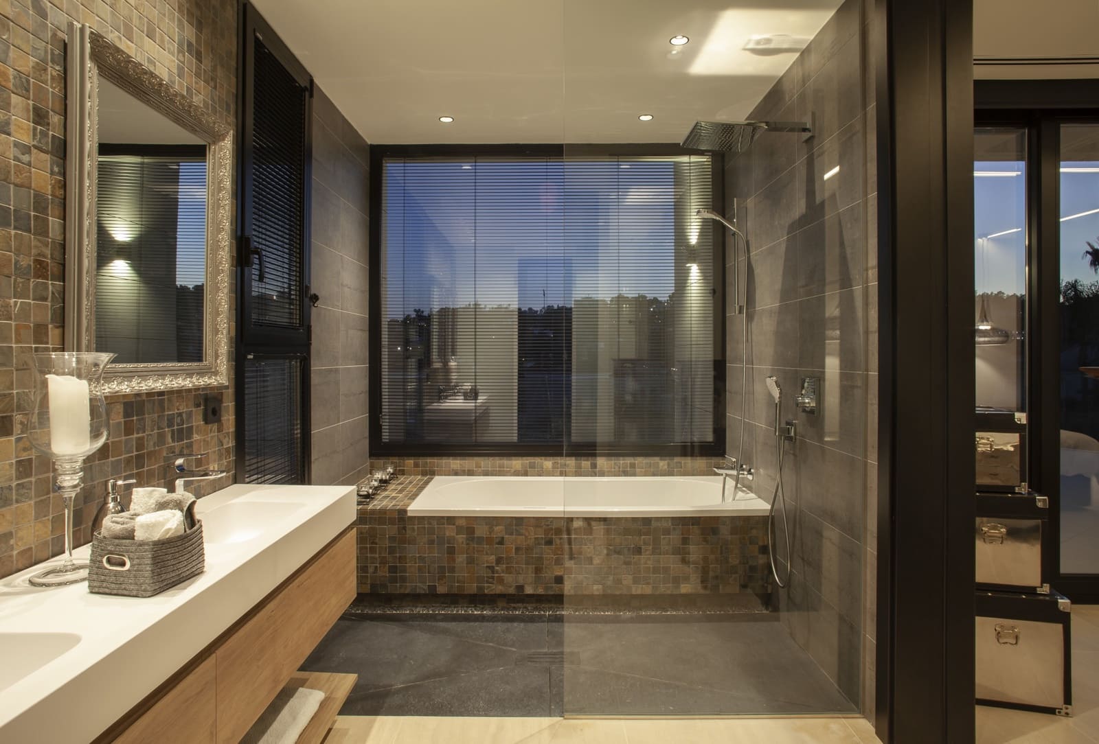 7 bedroom Villa for sale in Marbella with pool - € 4,995,000 (Ref: 9507693)