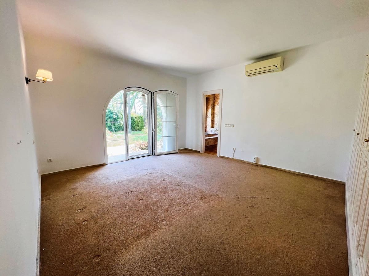 6 slaapkamer Villa te koop in El Paraiso met zwembad garage - € 1.995.000 (Ref: 9507697)