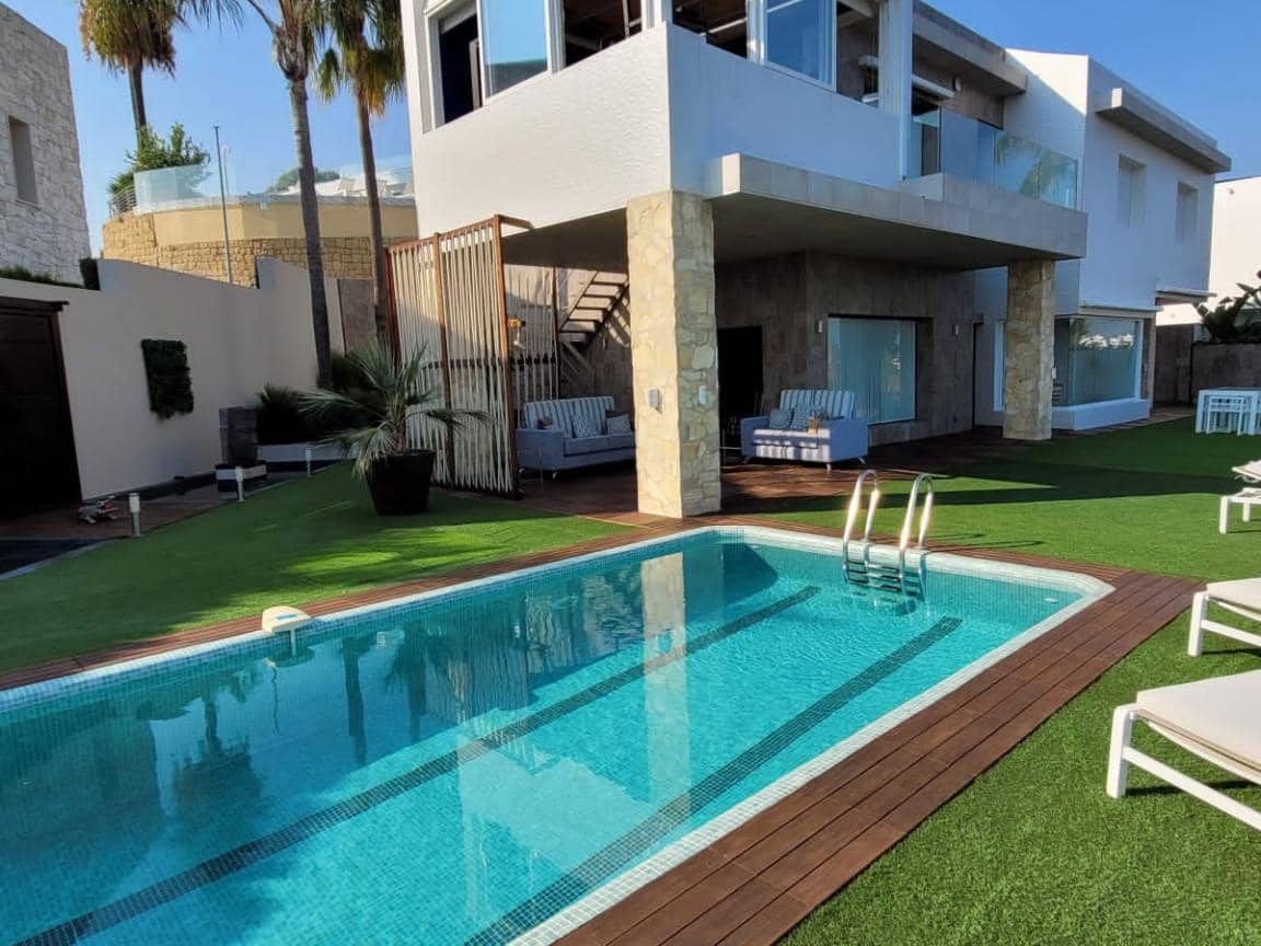 4 bedroom Villa for sale in Benahavis with pool garage - € 1,850,000 (Ref: 9507698)