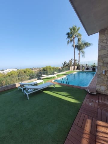 4 bedroom Villa for sale in Benahavís with pool garage - € 1,850,000 (Ref: 9507698)