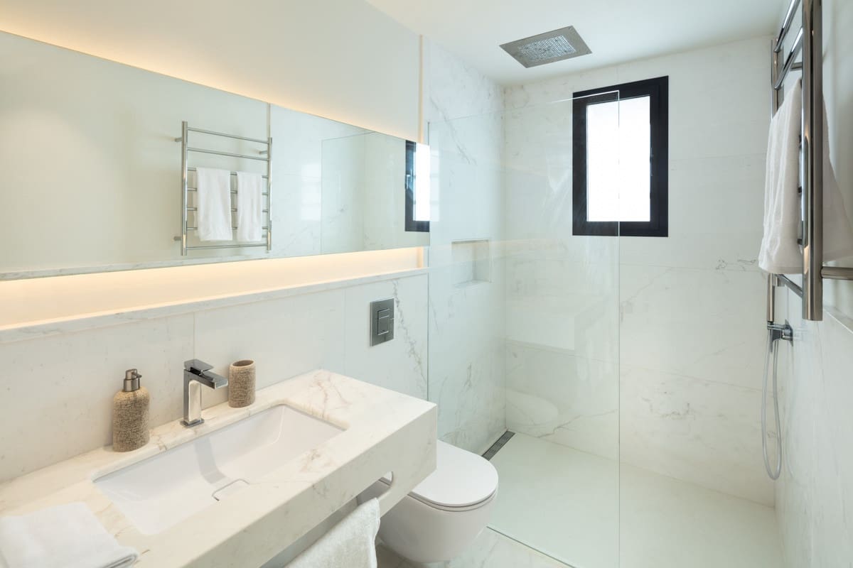 4 sypialnia Willa na sprzedaż w Guadalmina z basenem garażem - 1 800 000 € (Ref: 9507712)