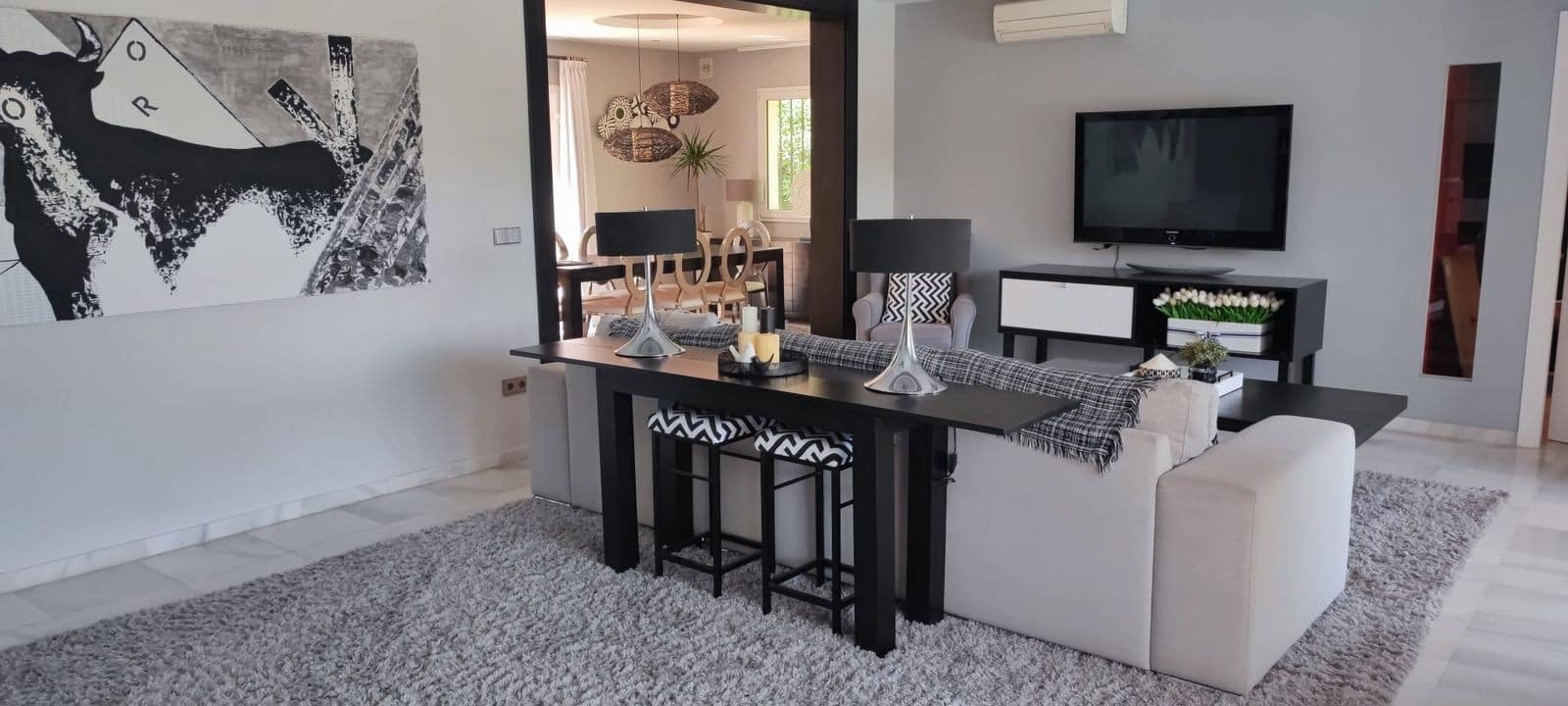 4 sypialnia Willa na sprzedaż w Nueva Andalucia z basenem garażem - 1 600 000 € (Ref: 9507728)