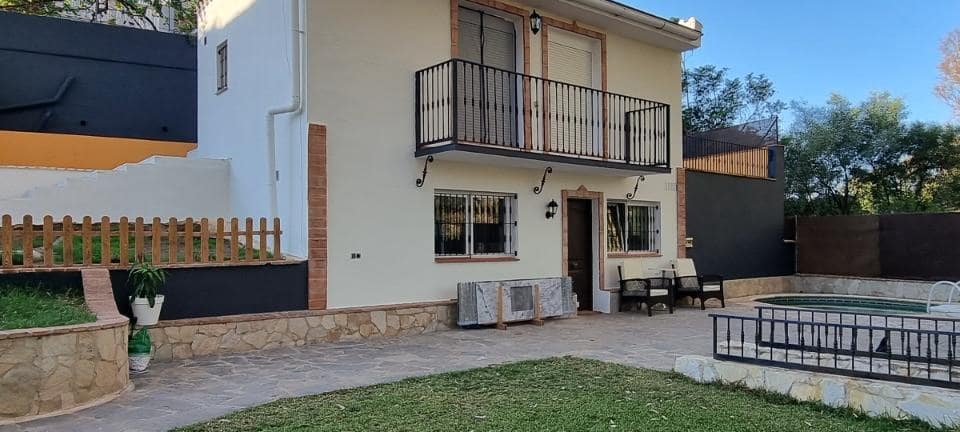 2 bedroom Villa for sale in Marbella with pool - € 440,000 (Ref: 9507739)